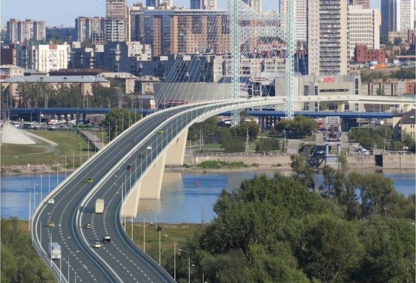 Четвертый мост будут строить на миллиарды из Москвы